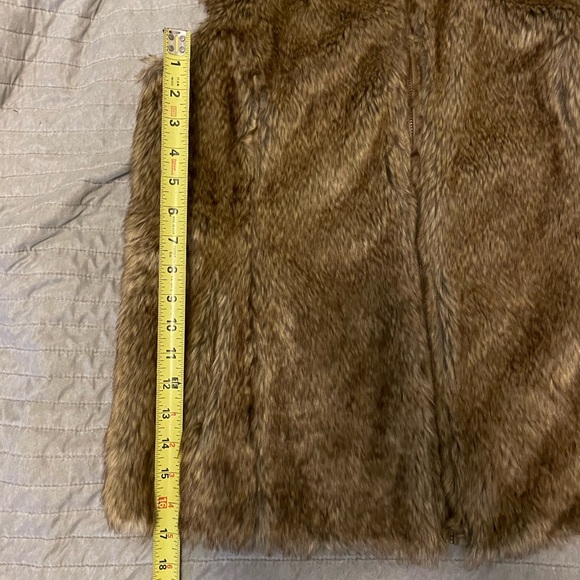 Maurices Brown Vest Faux Fur with sweater material backside. Women’s size XL - Picture 5 of 12